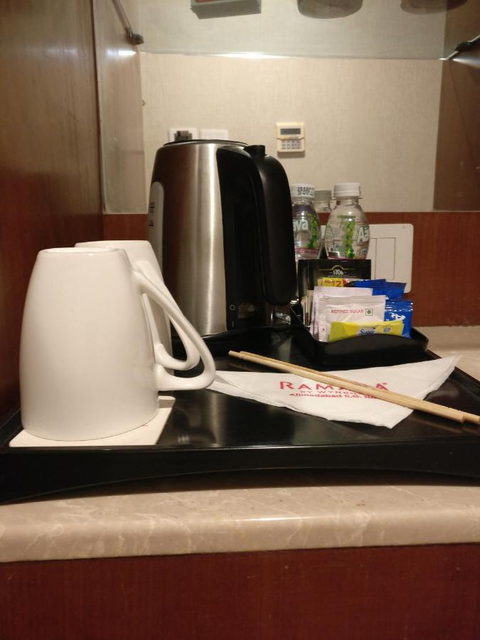 Ramada Ahmedabad Hotel ภายนอก รูปภาพ