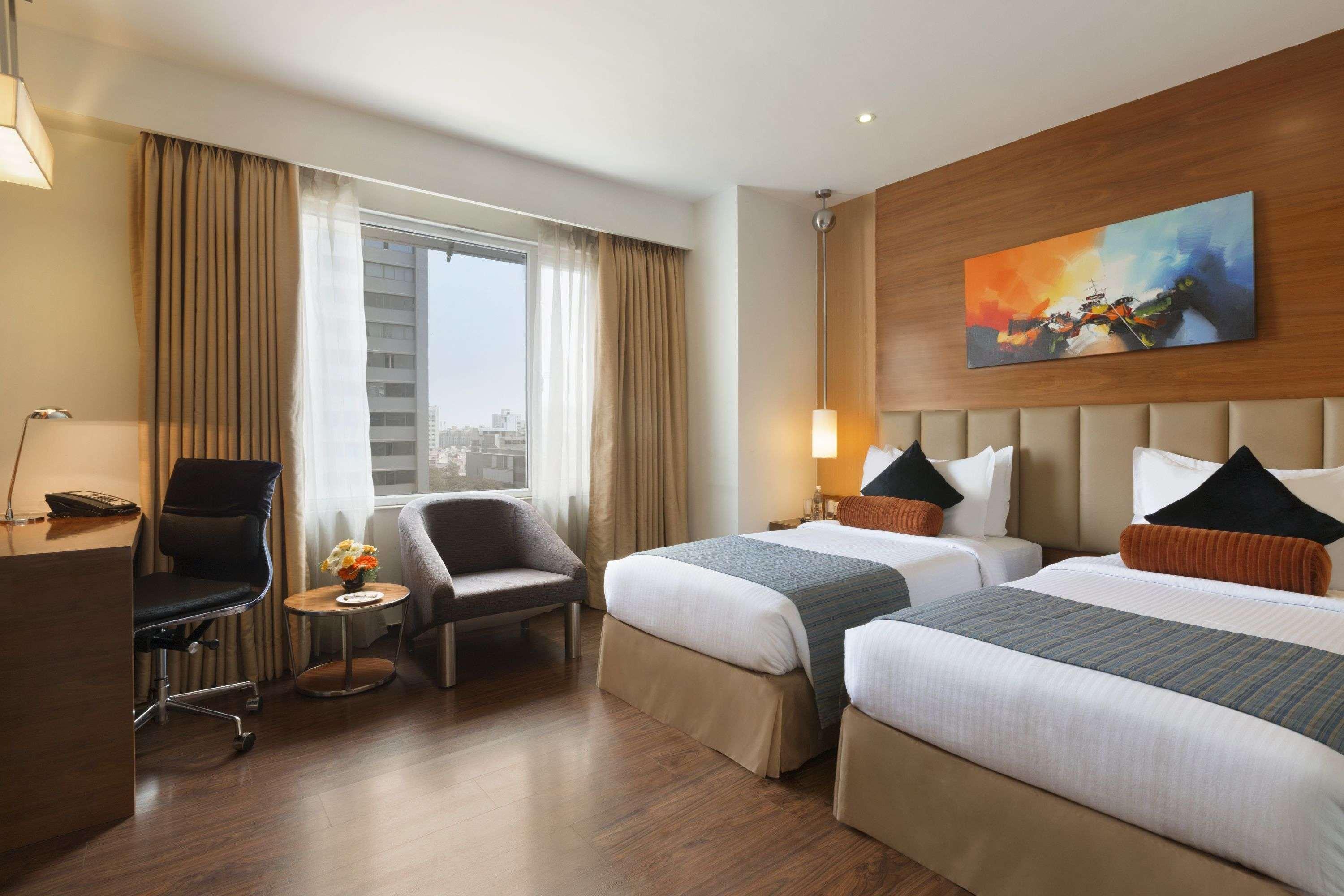 Ramada Ahmedabad Hotel ภายนอก รูปภาพ
