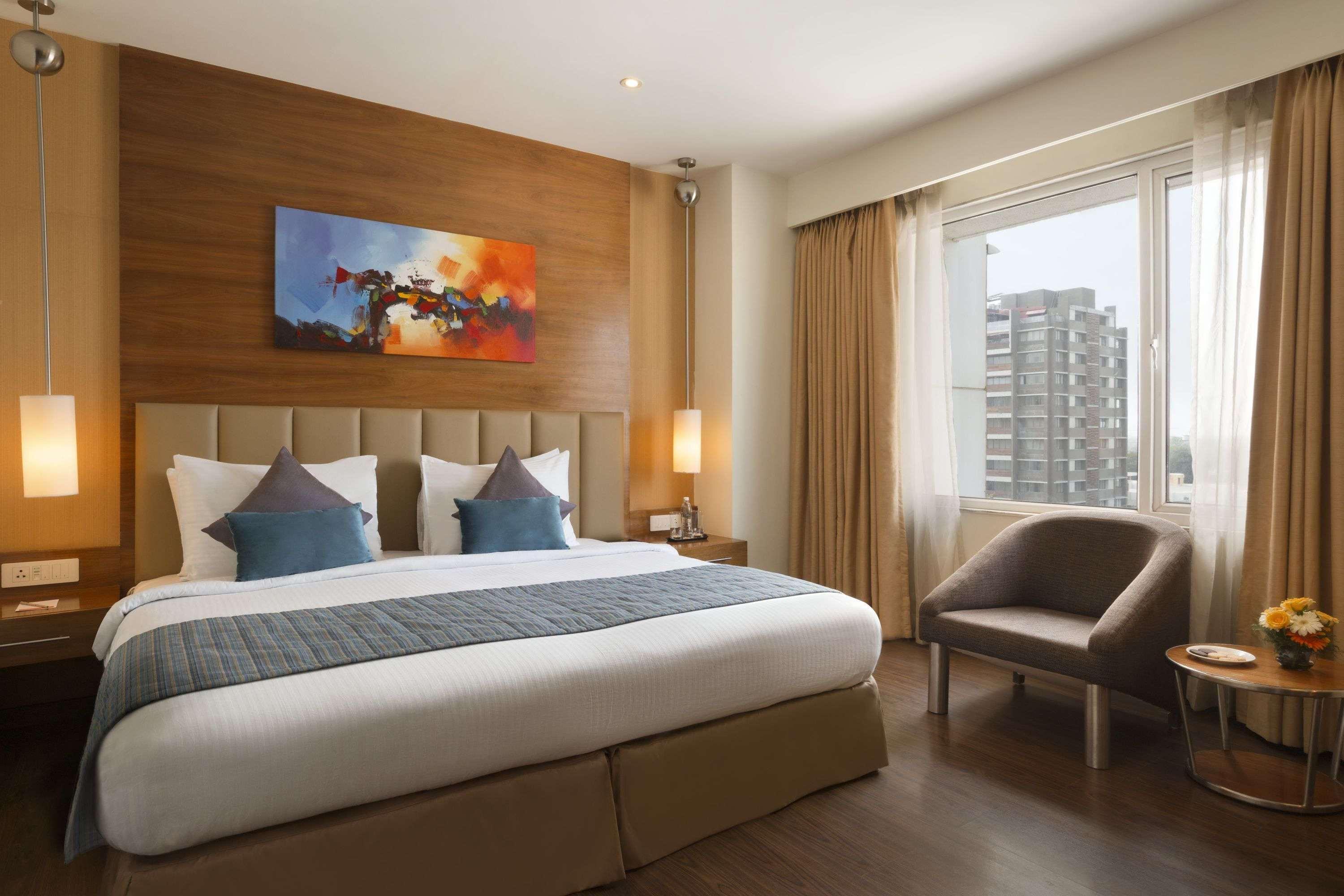 Ramada Ahmedabad Hotel ภายนอก รูปภาพ