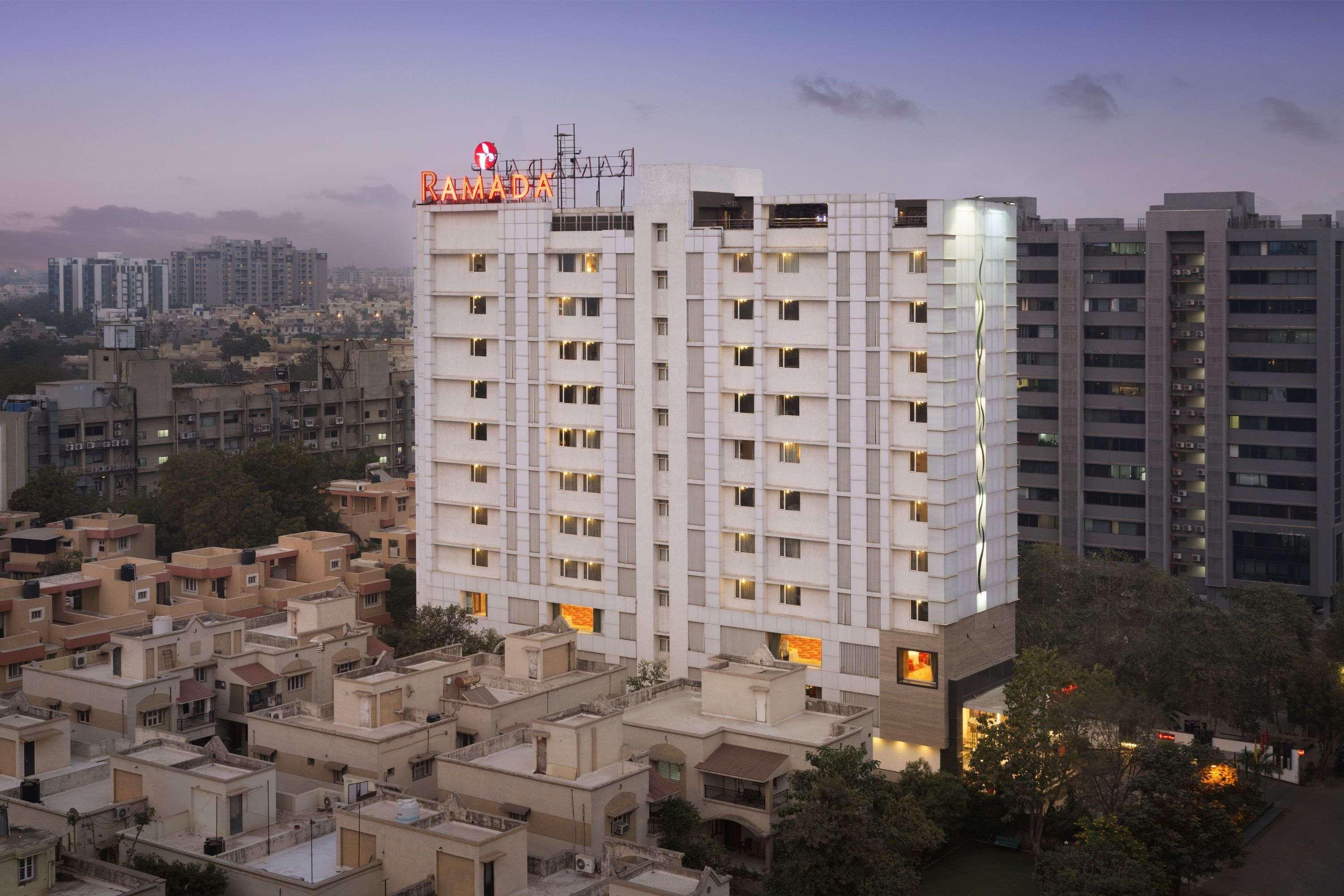 Ramada Ahmedabad Hotel ภายนอก รูปภาพ