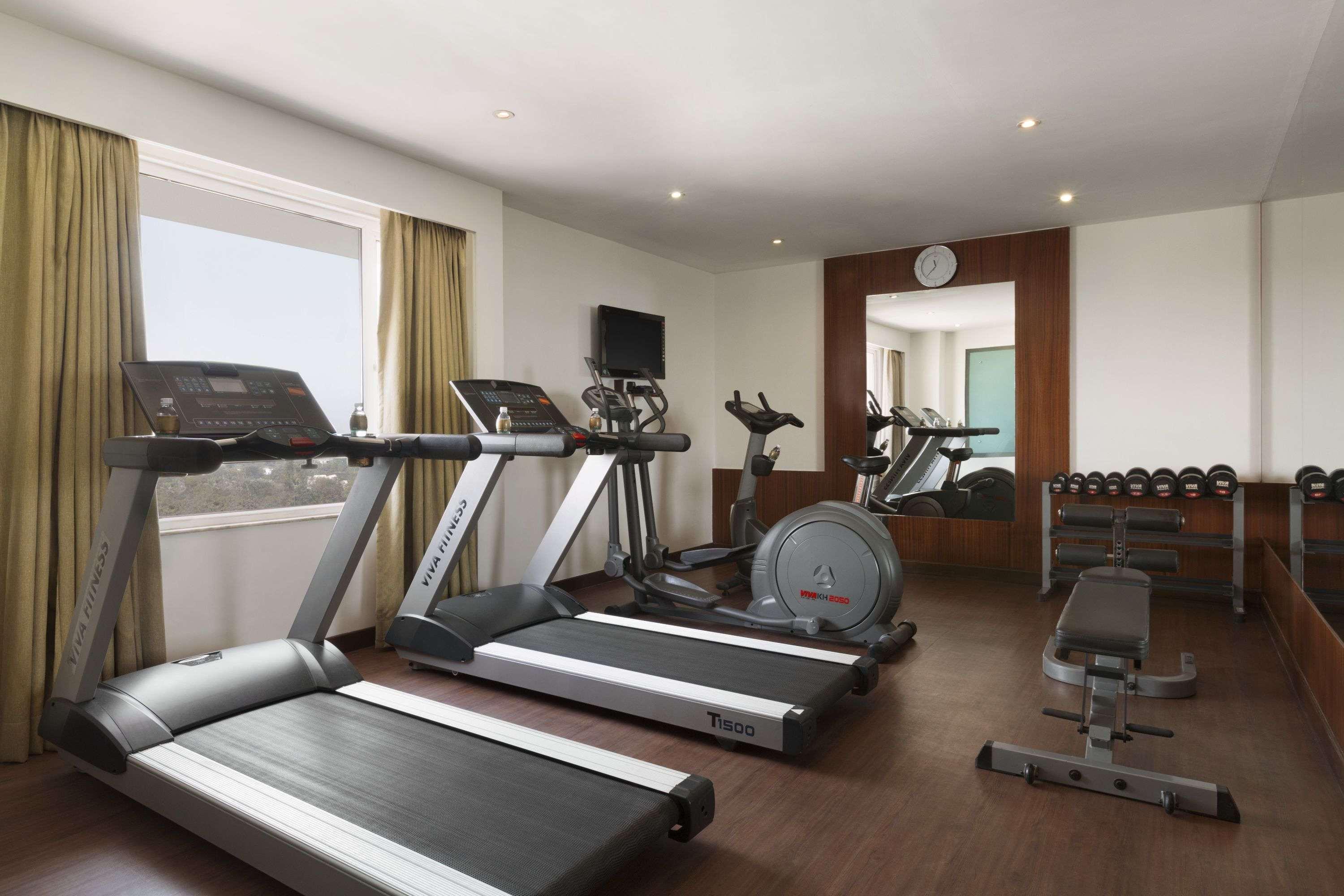 Ramada Ahmedabad Hotel ภายนอก รูปภาพ