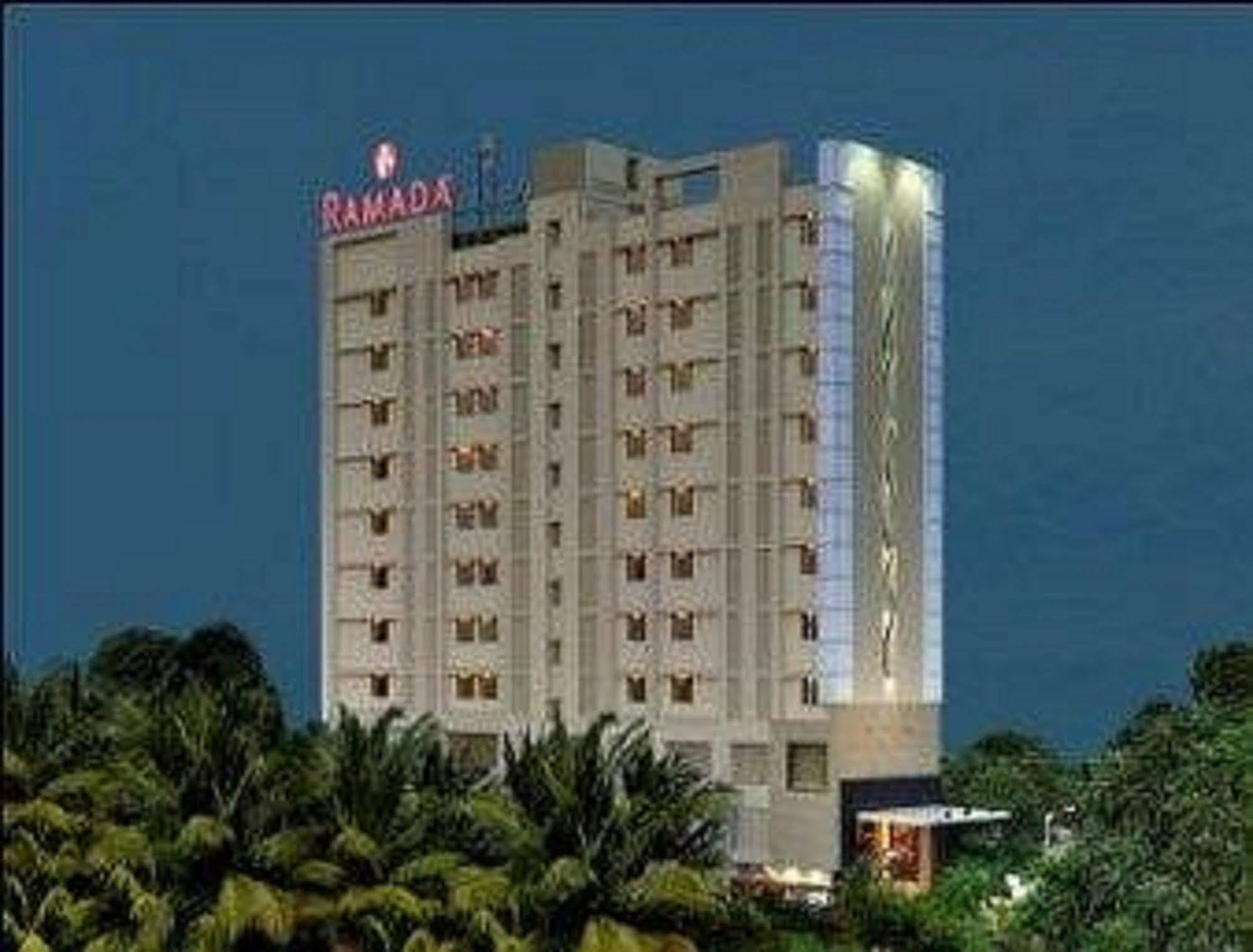 Ramada Ahmedabad Hotel ภายนอก รูปภาพ
