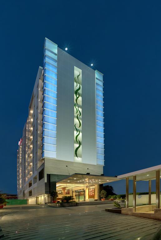 Ramada Ahmedabad Hotel ภายนอก รูปภาพ