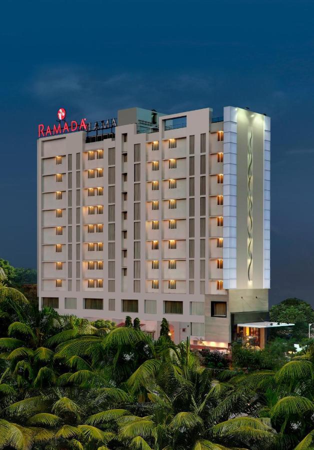 Ramada Ahmedabad Hotel ภายนอก รูปภาพ